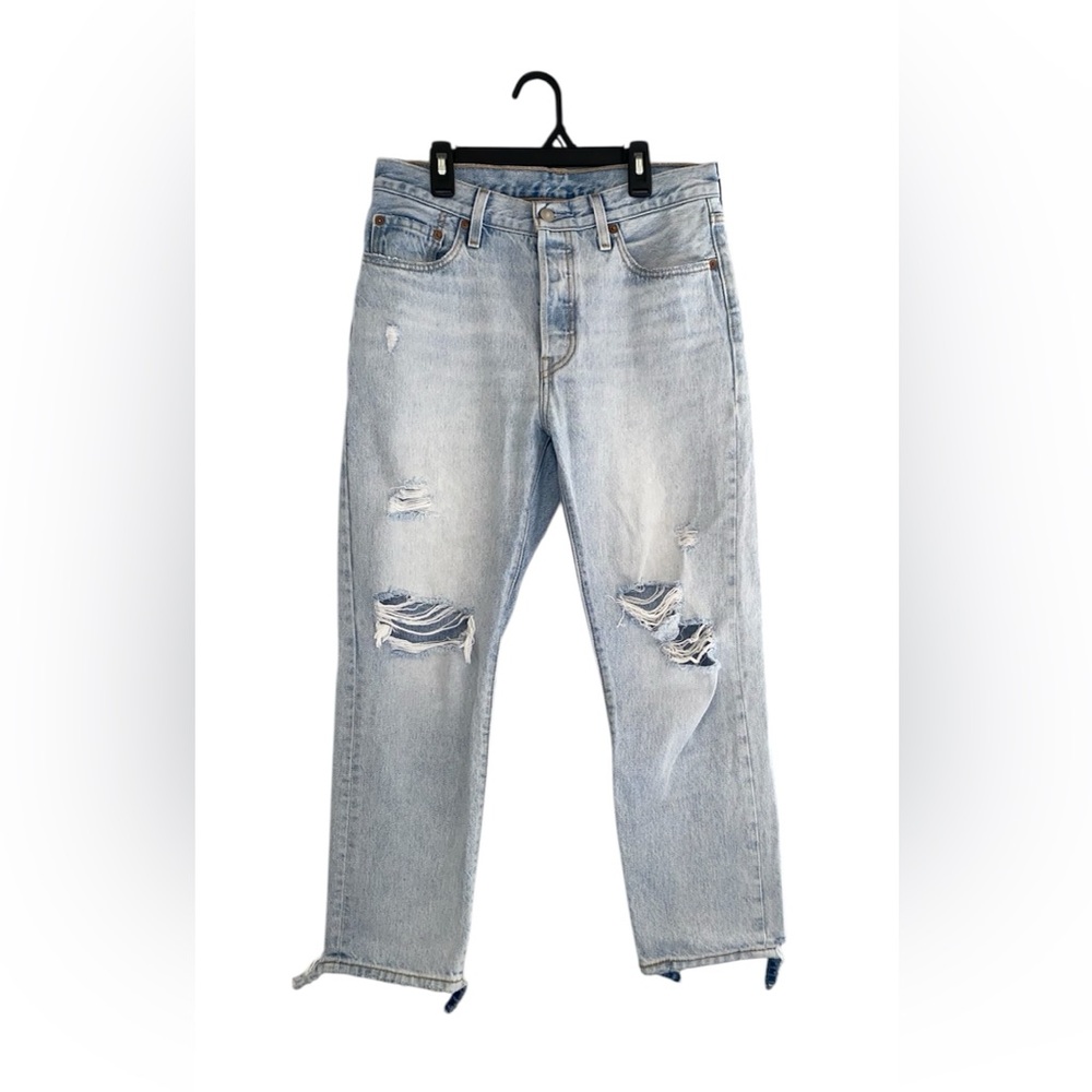 501 Levi's Light Blue Ripped Straight Jeans size w28 L26